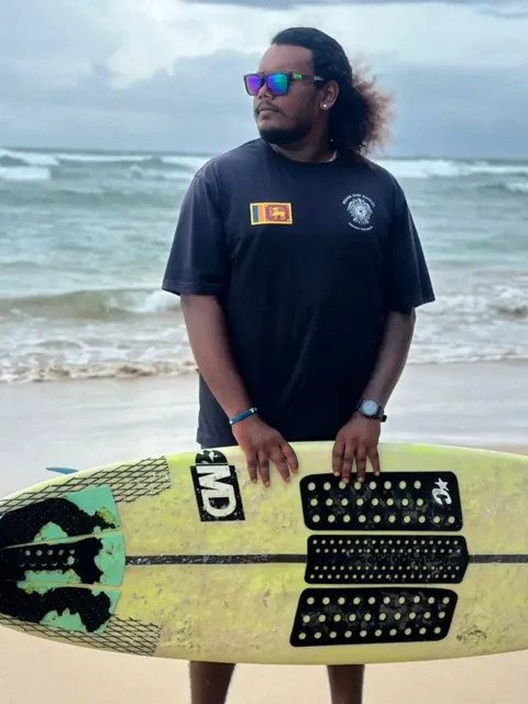 Lasindu, Surf instructor