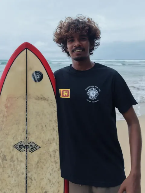 Oshan, Surf instructor